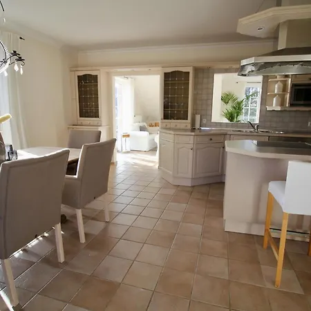 Hamptons House